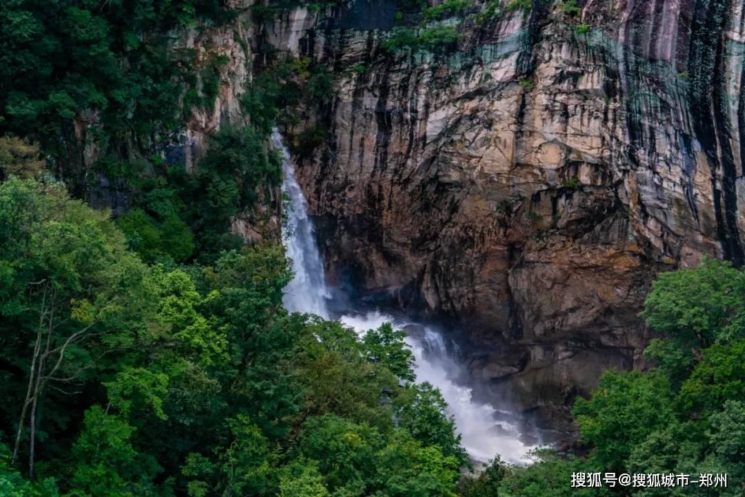 《镜·双城》上线1天播放量破1亿，这部剧凭啥这么拽？游戏画面